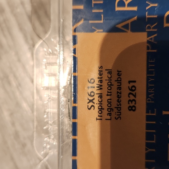 NWT PartyLite 3.2 oz SX616 Tropical Waters Scent Plus Melts - Picture 2 of 4